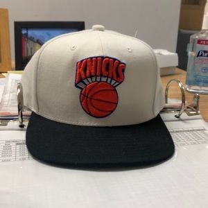 New York Knicks Hat Mitchell and Ness
